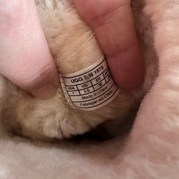 UGG Classic Short Lida Mongolian Fur Cuff Sand Suede Boots Size 7 - Picture 7 of 7